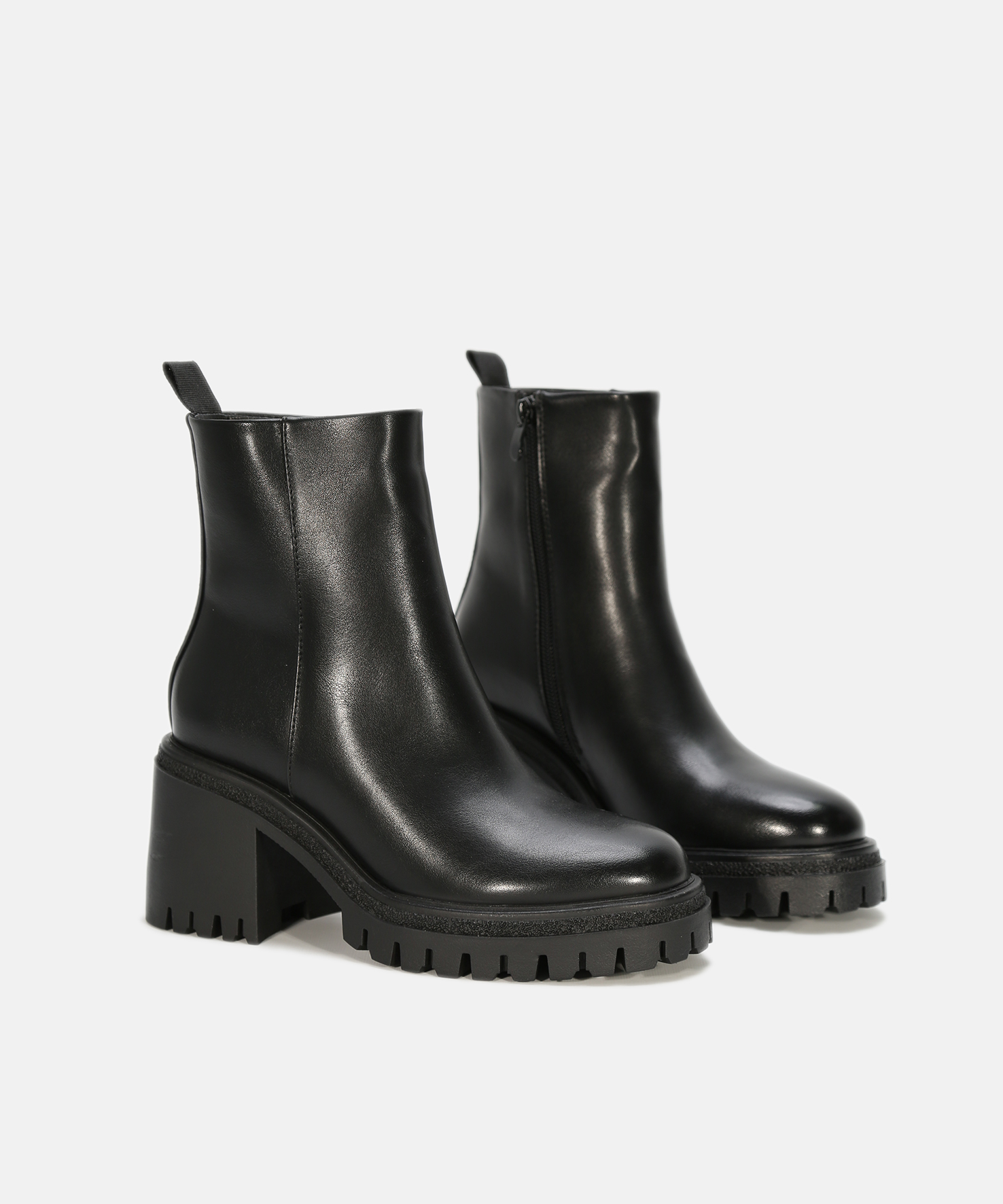 Botins pretos salto liso